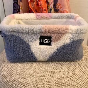 UGG Fuzzy Blue Pink Cream Basket